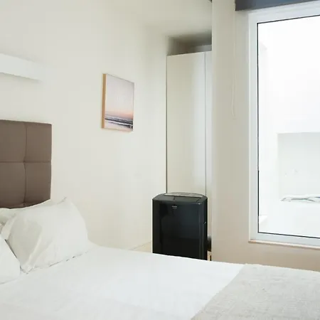 Plum Guide - The Illusionist Apartment