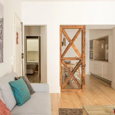 Apartment Plum Guide - The Illusionist Lissabon